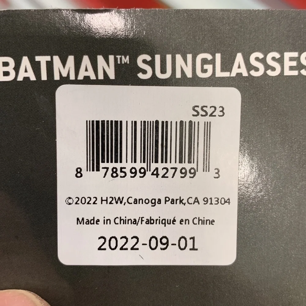 Kids BATMAN Costume Sunglasses Mask 100% UV Protection Impact Resistant Lenses